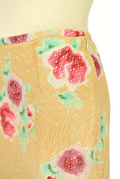 TODD OLDHAM（トッドオールダム）の古着「ふわ花柄変形ヘムタイトスカート（スカート）」大画像４へ
