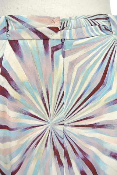 Cacharel（キャシャレル）の古着「幾何学プリントシルクスカート（スカート）」大画像５へ