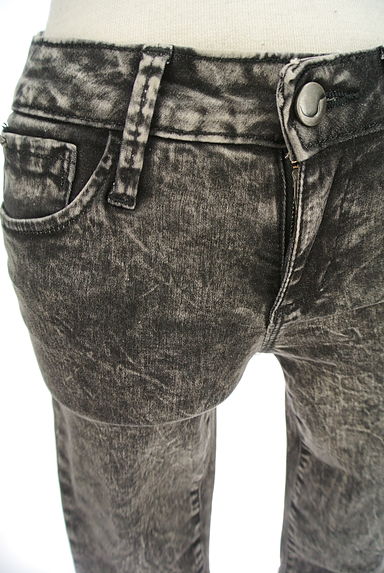 Joe's Jeans（ジョーズジーンズ）の古着「ウォッシュドブラックスキニーデニム（デニムパンツ）」大画像４へ