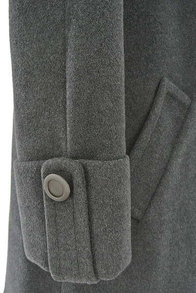 Blumarine（ブルマリン）の古着「ビジュー付Aラインミドル丈コート（コート）」大画像５へ