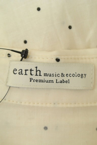 earth music&ecology（アースミュージック＆エコロジー）の古着「ドット柄フリル襟ブラウス（カジュアルシャツ）」大画像６へ