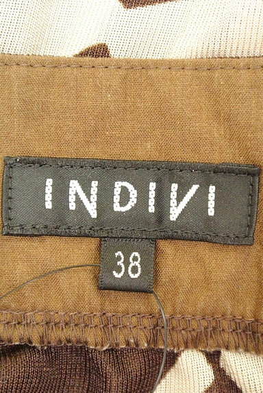 INDIVI（インディヴィ）の古着「ストレッチチュールフレアブラウス（カットソー・プルオーバー）」大画像６へ