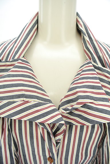 Vivienne Westwood（ヴィヴィアンウエストウッド）の古着「ボリューム襟ストライプ柄シャツ（カジュアルシャツ）」大画像４へ