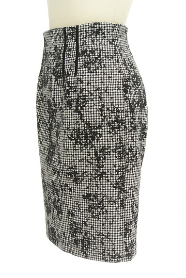 JUSGLITTY（ジャスグリッティー）の古着「千鳥格子×フロッキー花柄タイトスカート（スカート）」大画像３へ