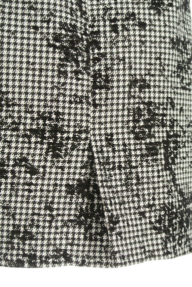 JUSGLITTY（ジャスグリッティー）の古着「千鳥格子×フロッキー花柄タイトスカート（スカート）」大画像５へ