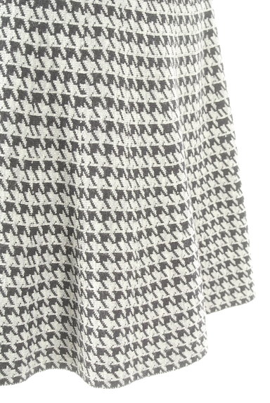 Couture Brooch（クチュールブローチ）の古着「千鳥格子柄膝丈フレアスカート（スカート）」大画像５へ