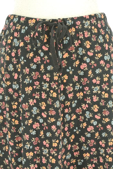 Laura Ashley（ローラアシュレイ）の古着「レトロ小花柄ロングスカート（ロングスカート・マキシスカート）」大画像４へ