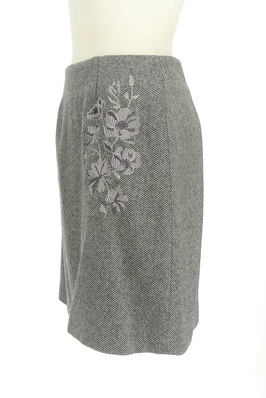 PROPORTION BODY DRESSING（プロポーションボディ ドレッシング）の古着「フラワー刺繍ウールスカート（ミニスカート）」大画像３へ