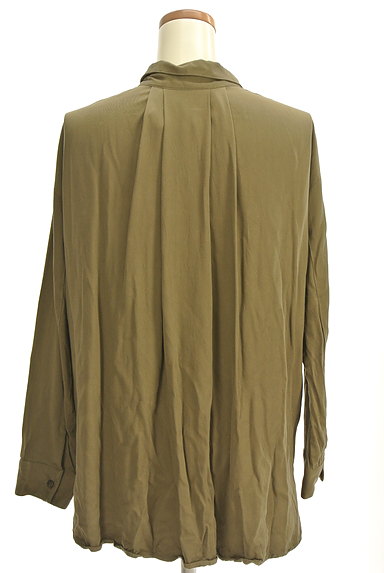 AZUL by moussy（アズールバイマウジー）の古着「背面タックワイドシャツ（カジュアルシャツ）」大画像２へ