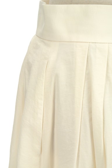 ROPE（ロペ）の古着「たっぷりフレアシルエットの白スカート（ロングスカート・マキシスカート）」大画像５へ