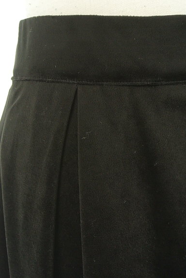 NARA CAMICIE（ナラカミーチェ）の古着「ベロア調フレア黒スカート（スカート）」大画像４へ