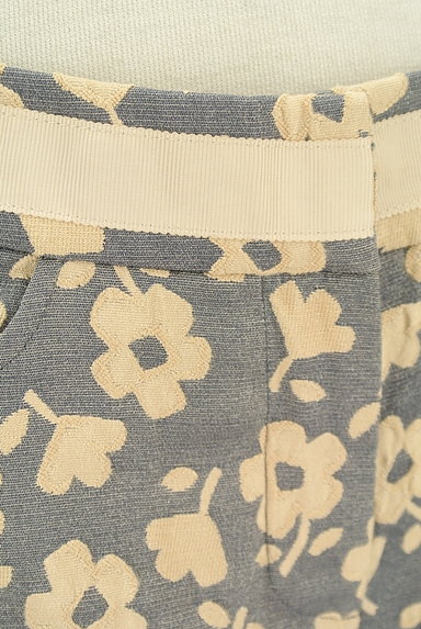 M'S GRACY（エムズグレイシー）の古着「花柄ラメハーフパンツ（パンツ）」大画像４へ