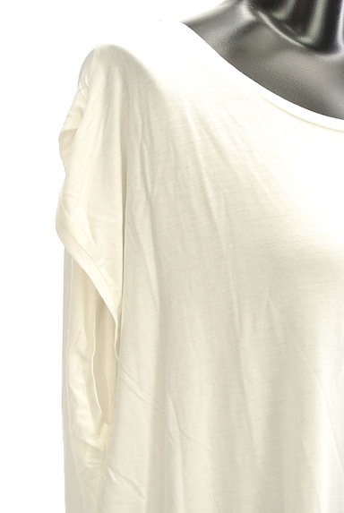 AZUL by moussy（アズールバイマウジー）の古着「ゆったりフレンチ半袖白カットソー（カットソー・プルオーバー）」大画像５へ