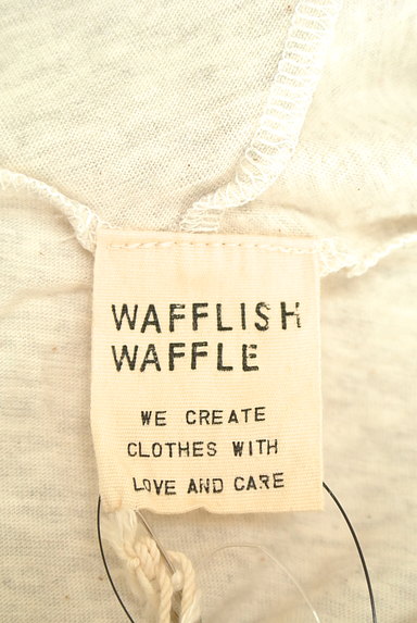 Wafflish Waffle（ワッフリッシュワッフル）の古着「バタフライブローチ付プリントカットソー（Ｔシャツ）」大画像６へ