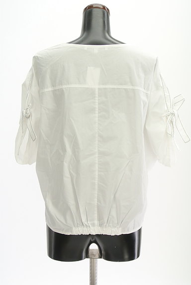 UNTITLED（アンタイトル）の古着「ステッチリボン袖ふんわり白カットソー（カットソー・プルオーバー）」大画像２へ