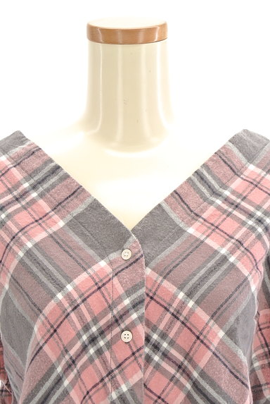 BARNYARDSTORM（バンヤードストーム）の古着「フェミニンチェック柄ノーカラーシャツ（カジュアルシャツ）」大画像４へ