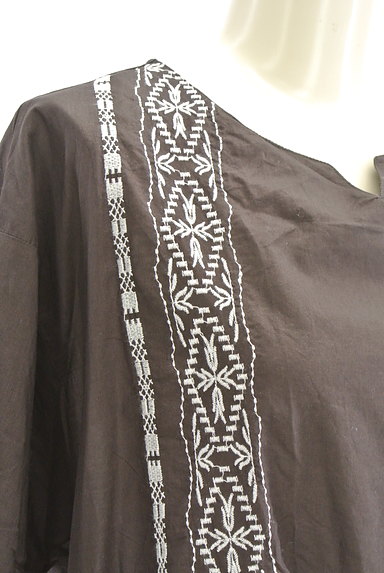SM2（サマンサモスモス）の古着「6分袖刺繍コットンカットソー（カットソー・プルオーバー）」大画像４へ