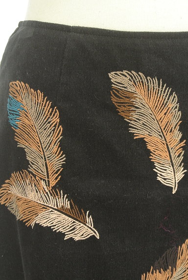 Laura Ashley（ローラアシュレイ）の古着「羽柄刺繍大人エスニックスカート（スカート）」大画像４へ