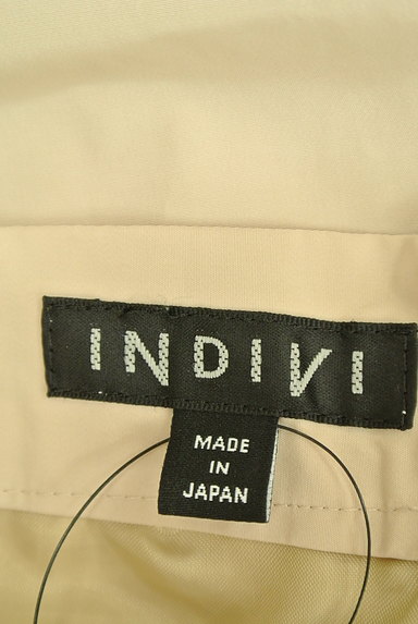 INDIVI（インディヴィ）の古着「微光沢タック膝下丈フレアスカート（スカート）」大画像６へ