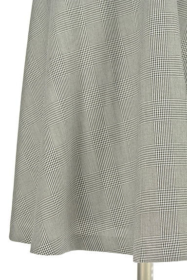 LAISSE PASSE（レッセパッセ）の古着「ミモレ丈チェック柄サロペットスカート（オーバーオール・サロペット）」大画像５へ
