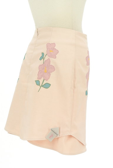 dazzlin（ダズリン）の古着「レトロ花刺繍変形ヘムミニスカート（ミニスカート）」大画像４へ