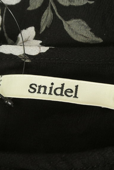 Snidel（スナイデル）の古着「花柄フリルシアーブラウス（カットソー・プルオーバー）」大画像６へ