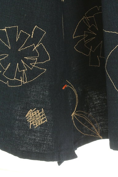 PAL'LAS PALACE（パラスパレス）の古着「膝下丈刺繍フレアスカート（スカート）」大画像４へ