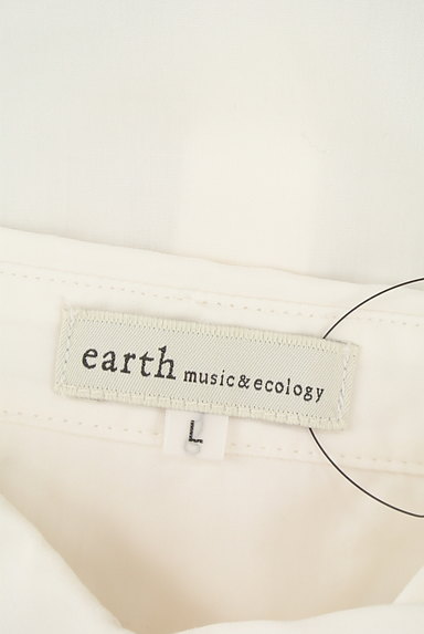 earth music&ecology（アースミュージック＆エコロジー）の古着「シンプルホワイトシャツ（カジュアルシャツ）」大画像６へ