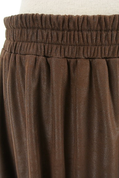 HIROKO BIS（ヒロコビス）の古着「膝下丈エコレザーフレアスカート（ロングスカート・マキシスカート）」大画像４へ
