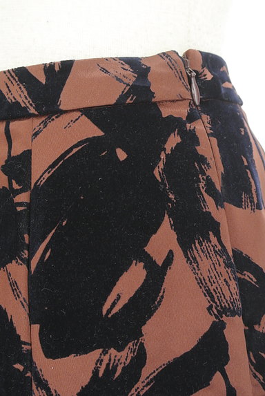 VICKY（ビッキー）の古着「花柄風フロッキーミモレスカート（スカート）」大画像４へ