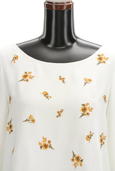 mimi&roger（ミミ＆ロジャー）の古着「花刺繍七分袖カットソー（カットソー・プルオーバー）」大画像４へ