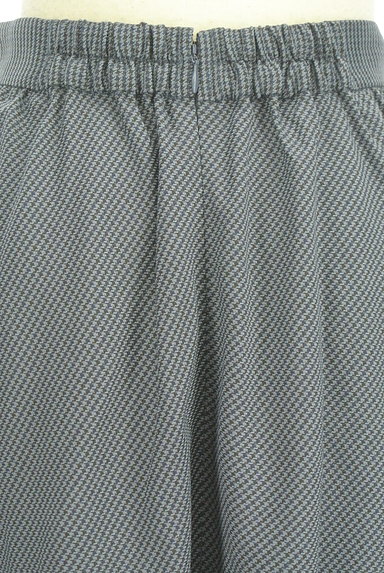 AZUL by moussy（アズールバイマウジー）の古着「千鳥格子柄ロングフレアスカート（ロングスカート・マキシスカート）」大画像４へ