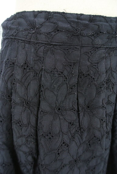 NATURAL BEAUTY（ナチュラルビューティ）の古着「フラワー刺繍スカラップスカート（スカート）」大画像４へ