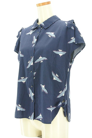 POU DOU DOU（プードゥドゥ）の古着「鳥柄リボン付きフレンチスリーブシャツ（カジュアルシャツ）」大画像３へ