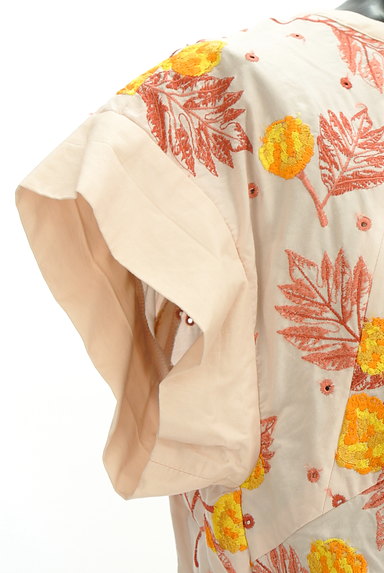 TOCCA（トッカ）の古着「花刺繍カットソー（カットソー・プルオーバー）」大画像５へ