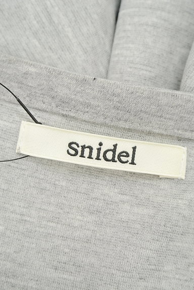 Snidel（スナイデル）の古着「サイドスリットパフスリーブカットソー（カットソー・プルオーバー）」大画像６へ