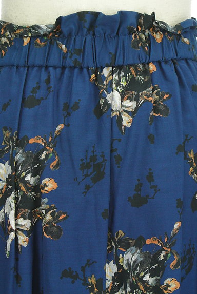 COMME CA（コムサ）の古着「ランダム裾花柄ロングスカート（ロングスカート・マキシスカート）」大画像４へ