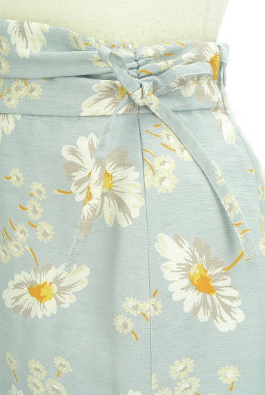Lily Brown（リリーブラウン）の古着「花柄タイトロングスカート（ロングスカート・マキシスカート）」大画像４へ