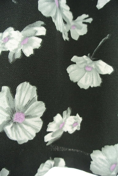 Feroux（フェルゥ）の古着「花柄タックフレアスカート（スカート）」大画像５へ