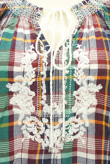 coen（コーエン）の古着「チェック柄ボヘミアン刺繍カットソー（カットソー・プルオーバー）」大画像４へ