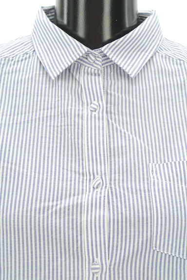 chambre de charme（シャンブルドゥシャーム）の古着「くるみボタンストライプ柄七分袖シャツ（カジュアルシャツ）」大画像４へ