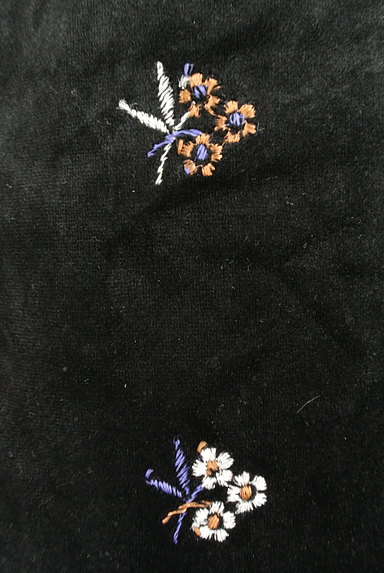 SLOBE IENA（スローブイエナ）の古着「小花柄刺繍ミモレ丈ベロアスカート（ロングスカート・マキシスカート）」大画像５へ