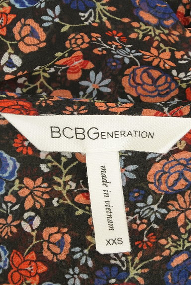 BCBGeneration（ビーシービージェネレーション）の古着「花柄カシュクールシアーカットソー（カットソー・プルオーバー）」大画像６へ