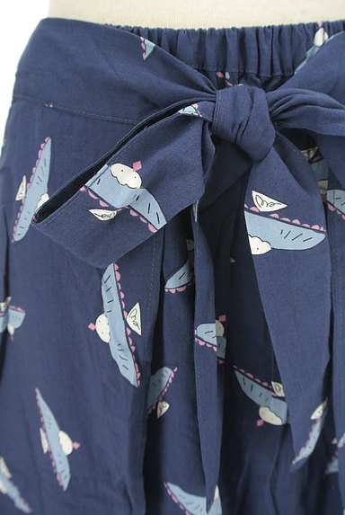 POU DOU DOU（プードゥドゥ）の古着「鳥さんプリントラップ風スカート（スカート）」大画像４へ