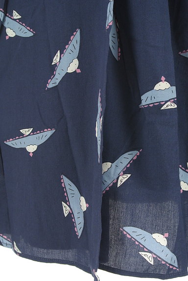 POU DOU DOU（プードゥドゥ）の古着「鳥さんプリントラップ風スカート（スカート）」大画像５へ