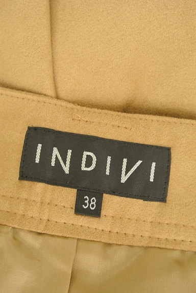 INDIVI（インディヴィ）の古着「スウェード調タックショートパンツ（ショートパンツ・ハーフパンツ）」大画像６へ