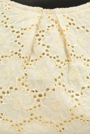 Couture Brooch（クチュールブローチ）の古着「光沢花刺繍フリル袖カットソー（カットソー・プルオーバー）」大画像４へ