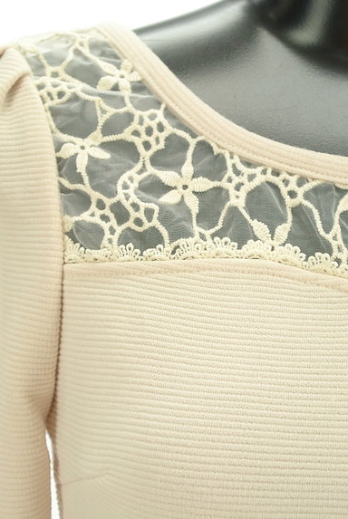 LIZ LISA（リズリサ）の古着「シアー刺繍オーガンジーペプラムカットソー（カットソー・プルオーバー）」大画像４へ