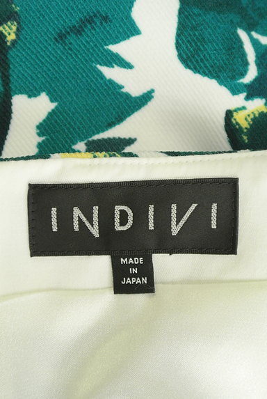 INDIVI（インディヴィ）の古着「花柄タックフレアスカート（ロングスカート・マキシスカート）」大画像６へ