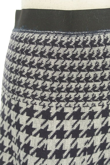 Couture Brooch（クチュールブローチ）の古着「ミディ丈千鳥格子柄フレアスカート（スカート）」大画像４へ